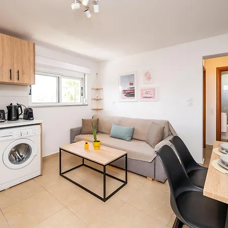 Aeolos Loft - 3 Min Walk To & Town Apartment *