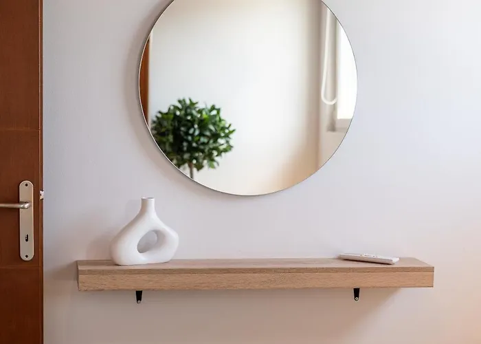 Aeolos Loft - 3 Min Walk To & Town Apartment *